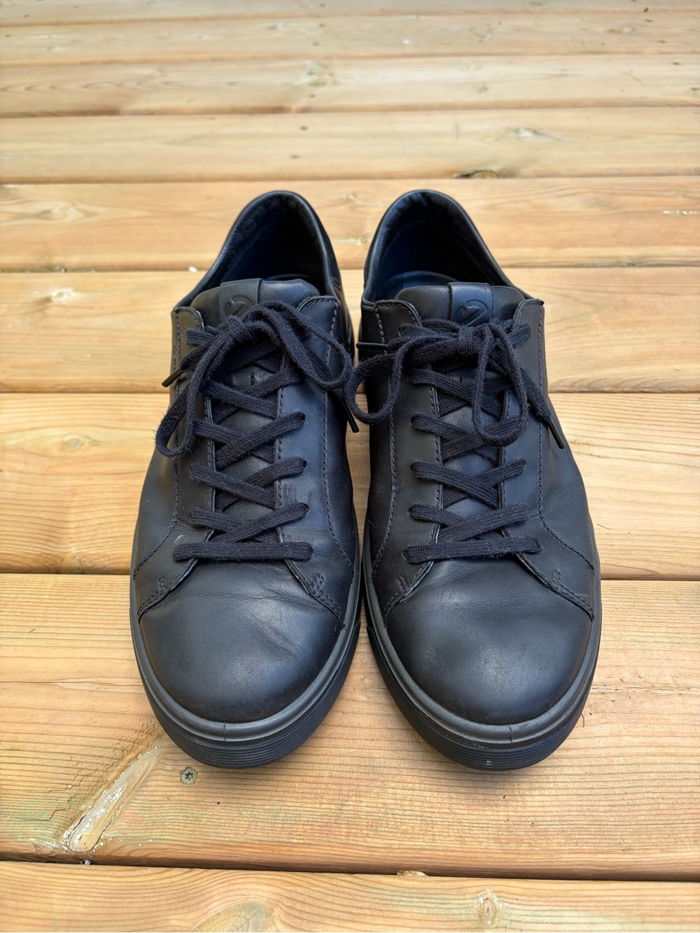 Ecco Black Leather Lace-Up Sneakers